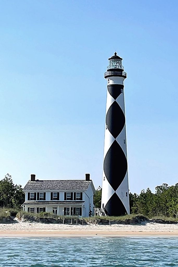 US most beautiful lighthouse cape lookout black and white diamond pattern keepers quarters